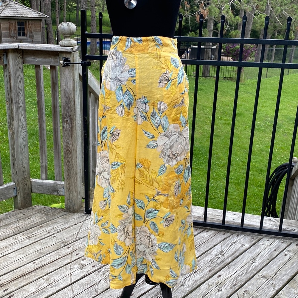 Gorgeous Nicole Miller Linen Culottes